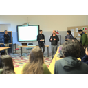 Il Professor Román Gascón spiega una delle attività.